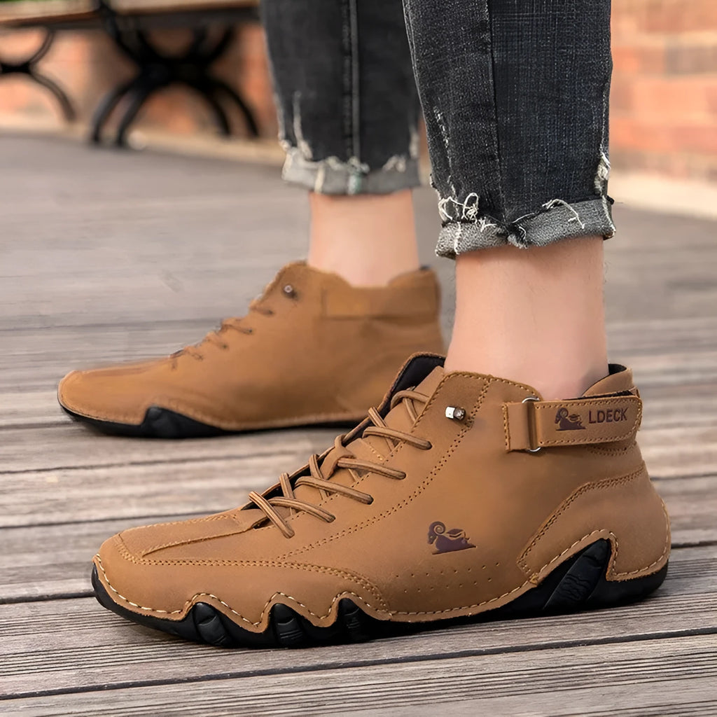 Octopus men's high-top boots in khaki colour with rubber sole and microfibre upper.