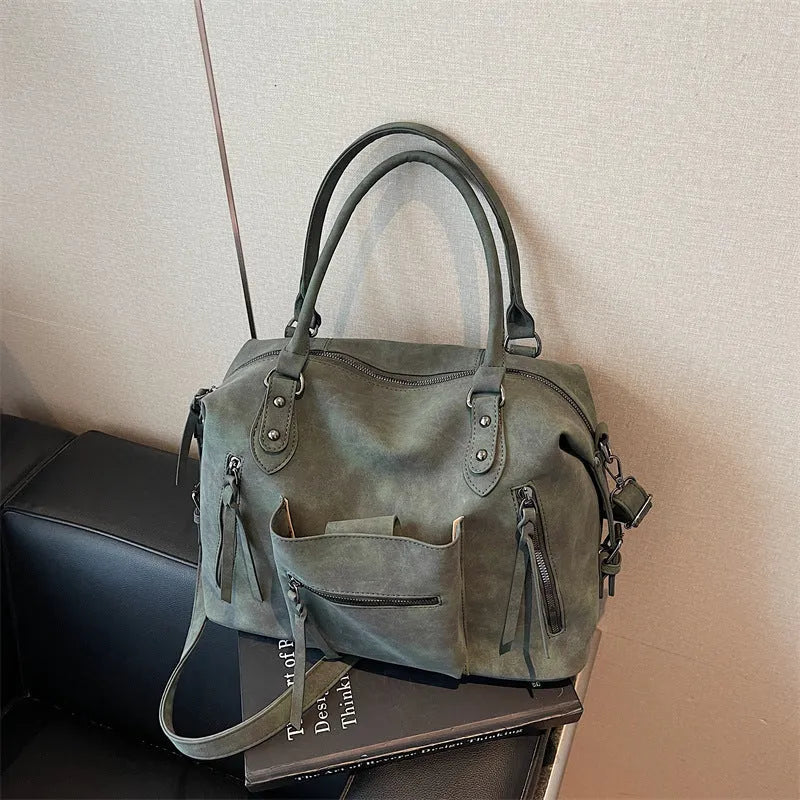 Retro textured women's messenger bag in black PU with stitching detail, 36x25x13cm
