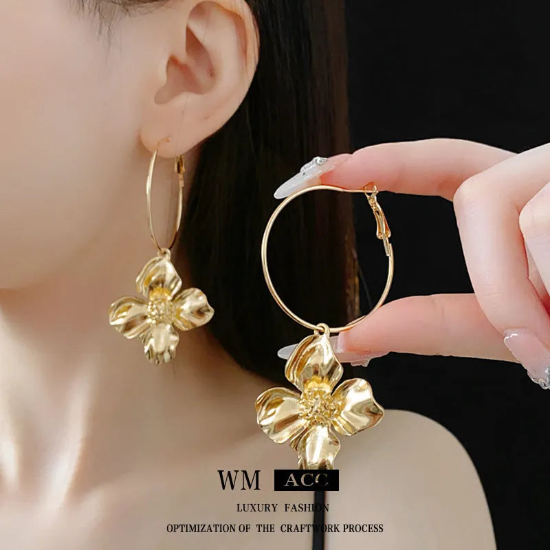 Silver needle metal flower earrings with geometry design in gold or silver electroplated finish