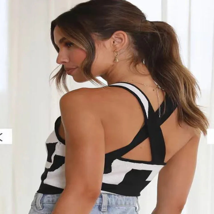 Women's U-collar camisole vest in contrasting colours with street fashion slim fit styling