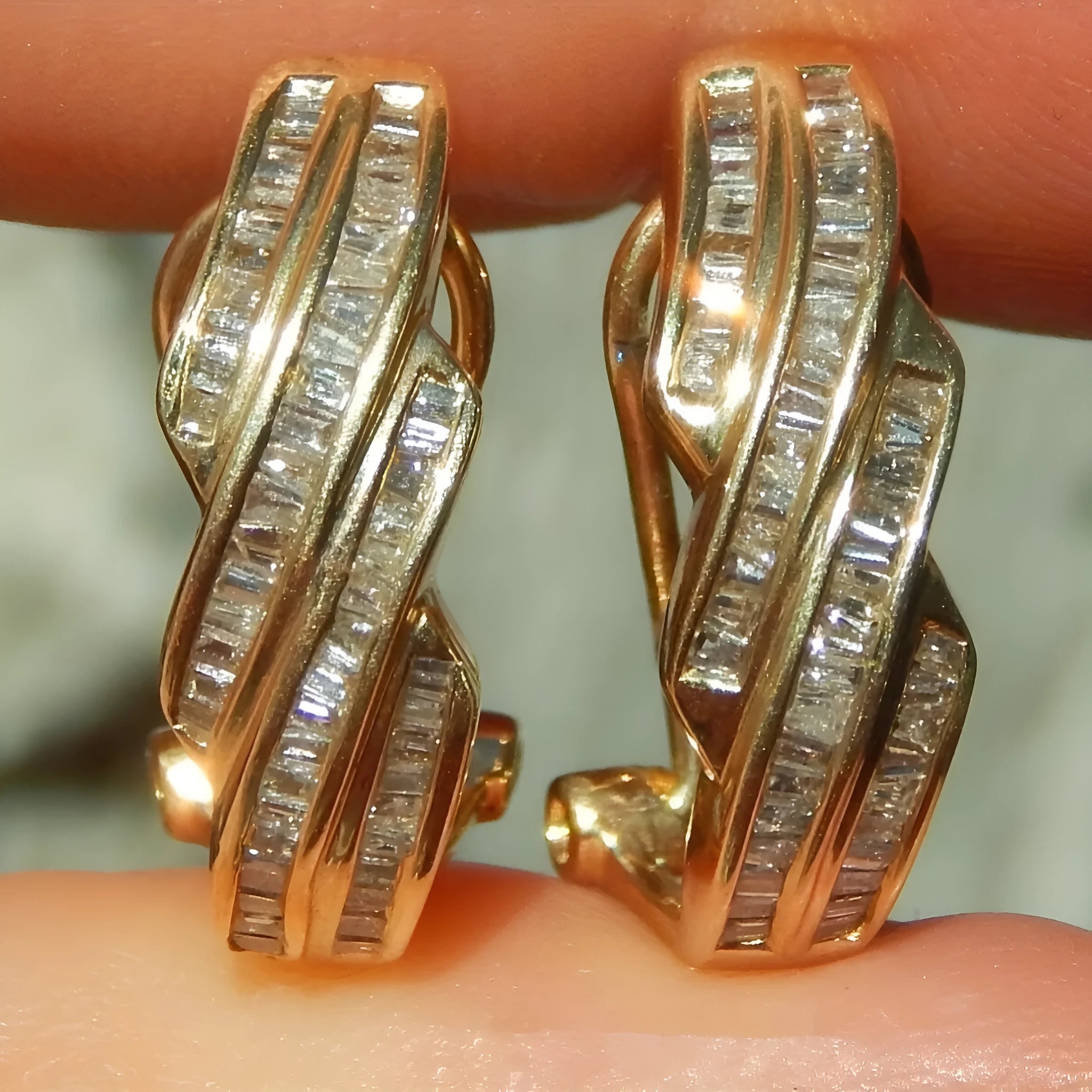 Gold geometric women's earrings with round elements and retro copper design