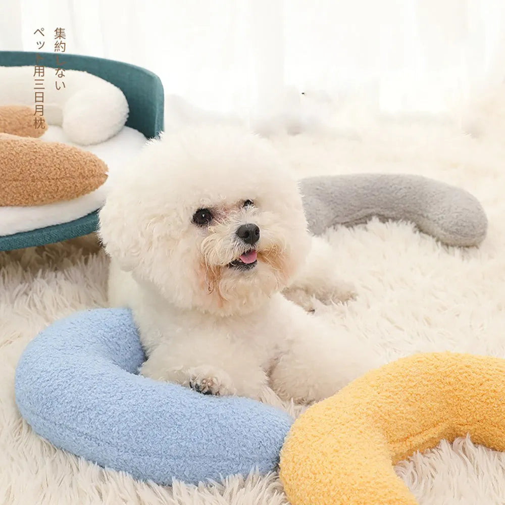 U-shaped blue cat pillow with adjustable collar for feline cervical support