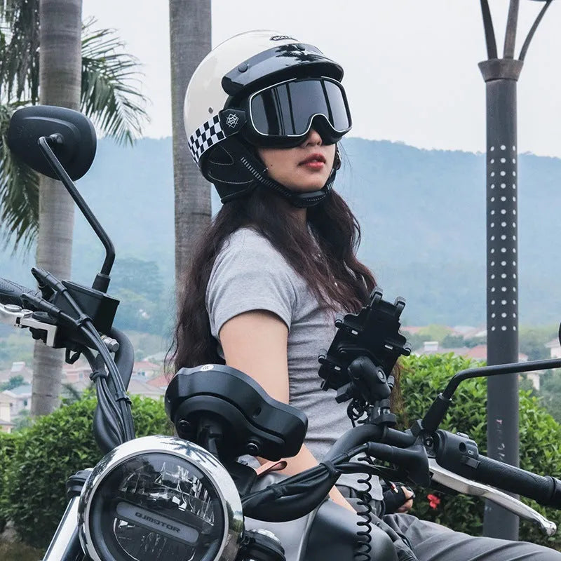 Retro style motorcycle helmet in ABS, shown in Ivory White colour