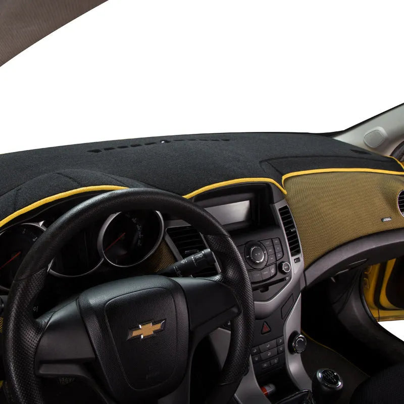 Silicone non-slip dashboard light-proof pad for old Prado SUV in black with coloured edge options.