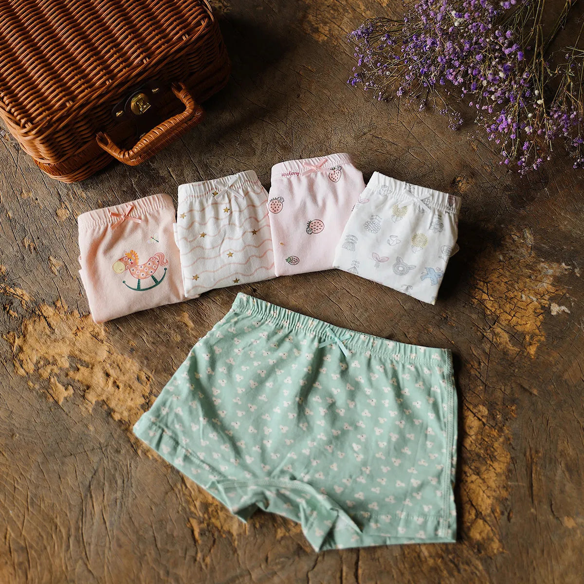 Girls cotton boxer briefs 5-pack in multicolour XINGX design on white background
