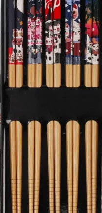Five pairs of Japanese-style bamboo chopsticks with cartoon patterns in gift box packaging
