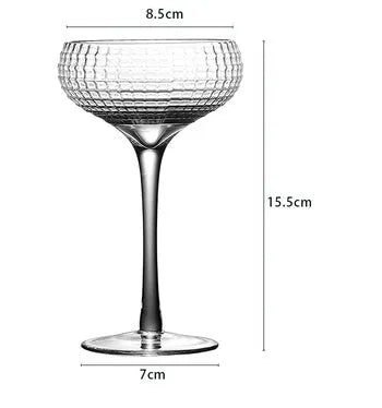 Transparent lead-free glass cocktail glass with seamless flat base and satin-board wall design