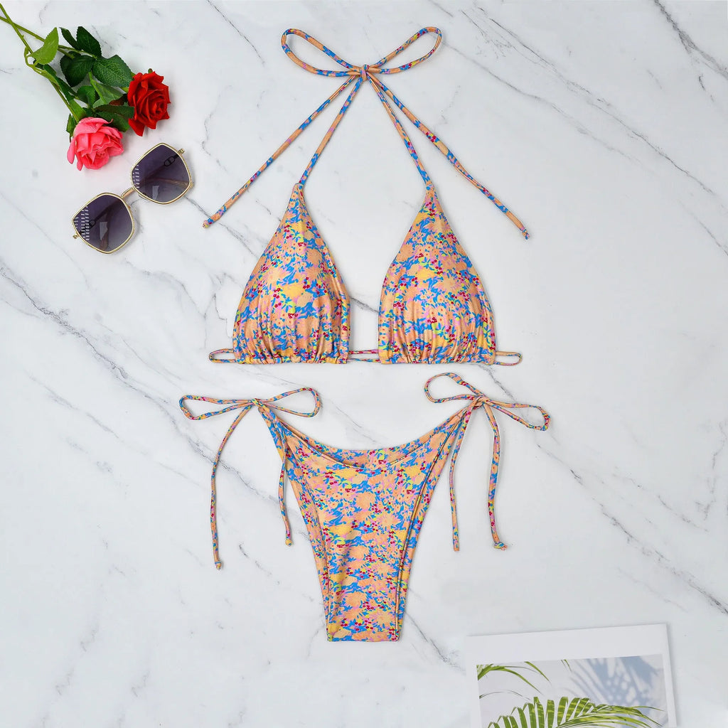 Lace-up bikini swimsuit in picture colour with backless design and split briefs for swimming sports