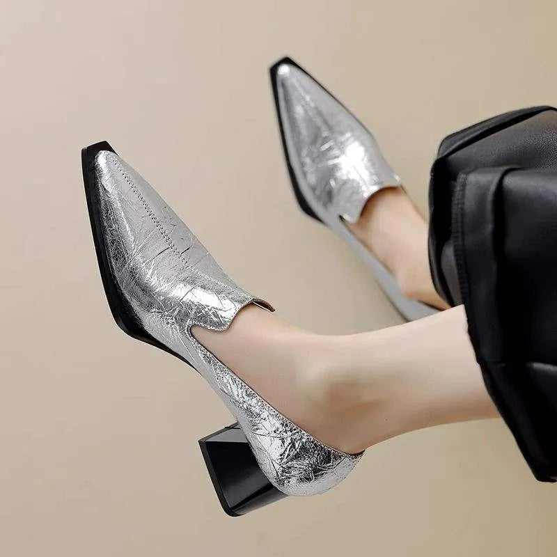 Women's solid colour pointed deep mouth kitten heel shoes with low heel and mid-top shaft