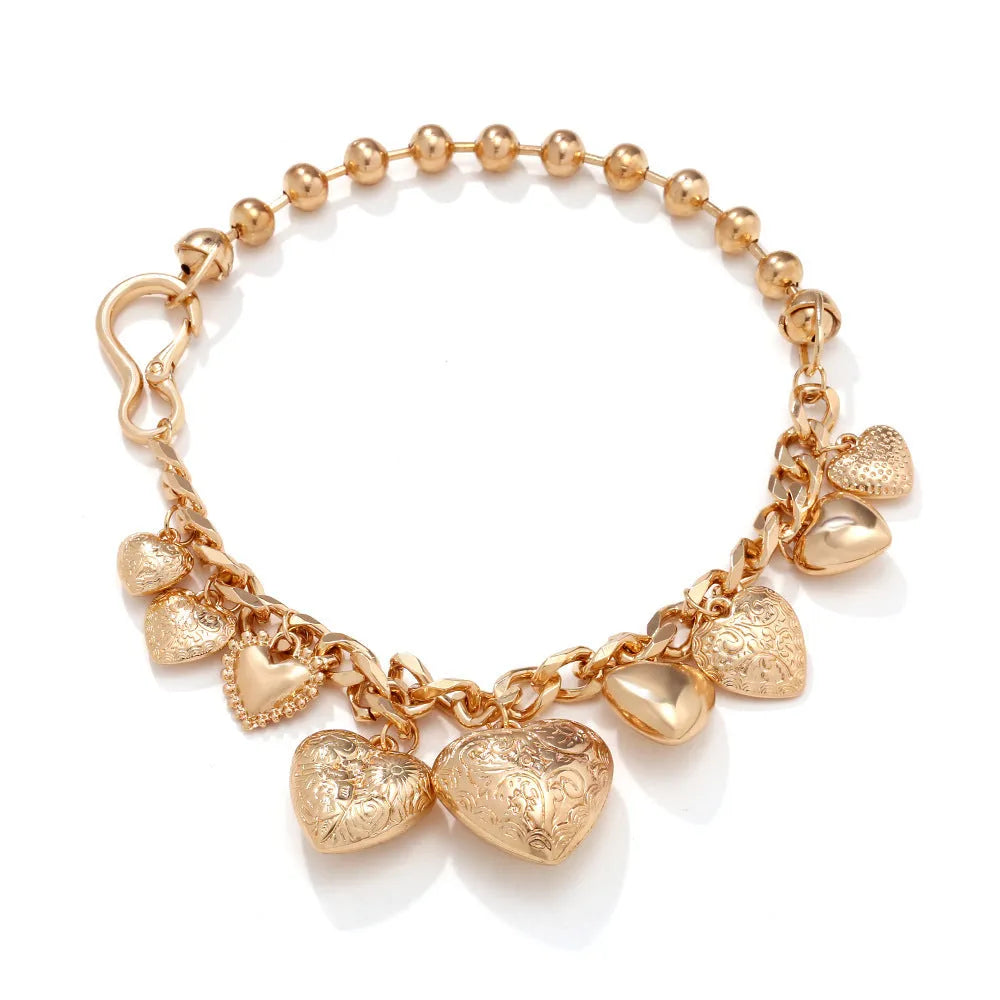 Exaggerated heart-shaped pendant necklace with adjustable chain in gold or white K colour