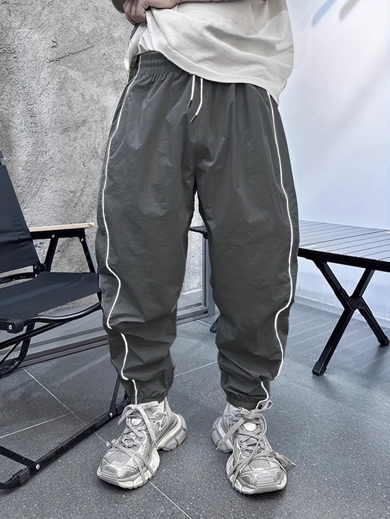 Men's bamboo fibre casual sports pants in loose cropped length with high elasticity
