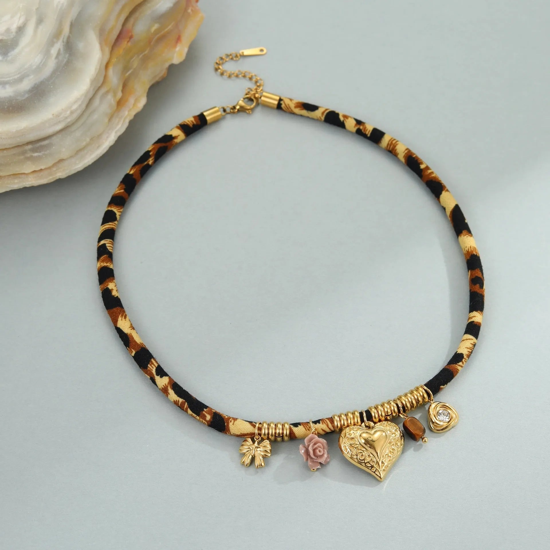 Leopard series stainless steel necklace with geometry pendant and adjustable 41-50cm chain